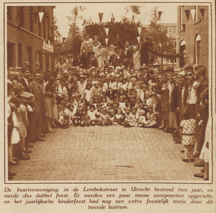 873220 Groepsportret van de deelnemers aan het kinderfeest van de buurtvereniging Lombokstraat te Utrecht, bij het ...